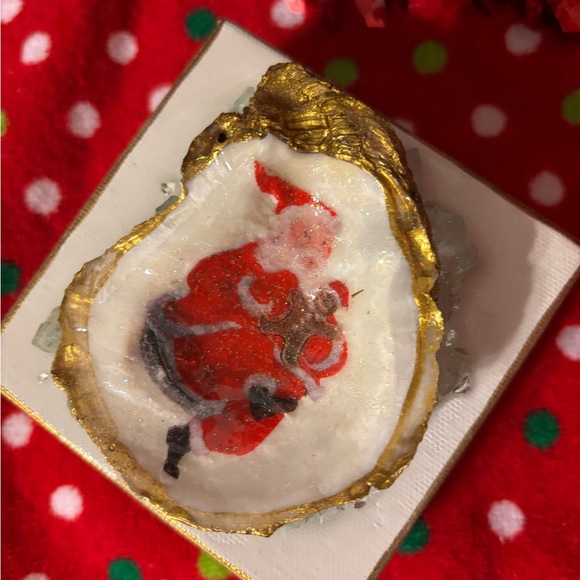 Handmade Santa Claus painted on oyster shell mounted on frame size 4 x 4 unique - Picture 1 of 5